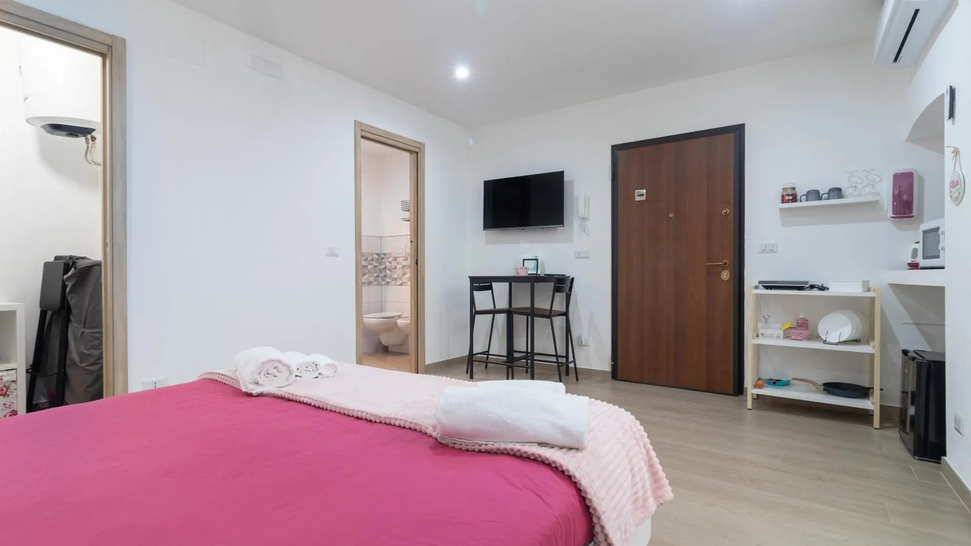 Blueroom - Asso Bari Appartamento
