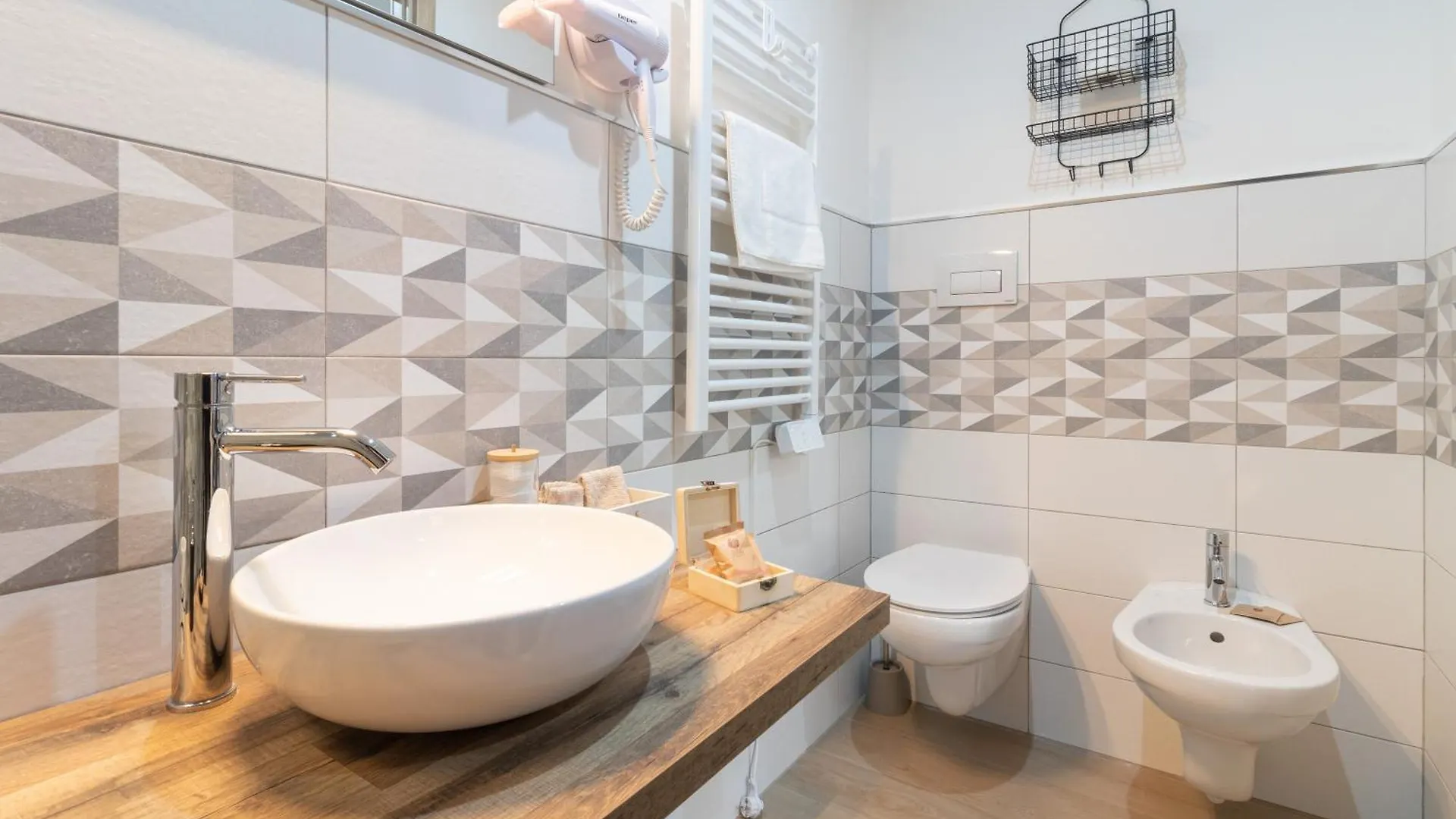 Blueroom - Asso Bari