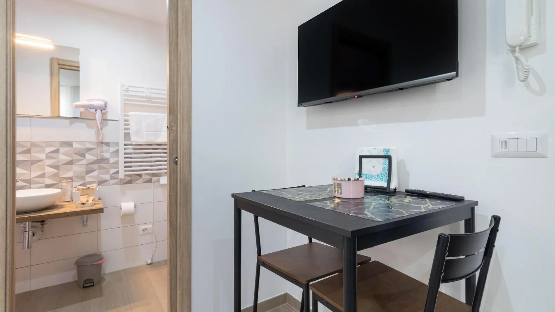 Blueroom - Asso Bari